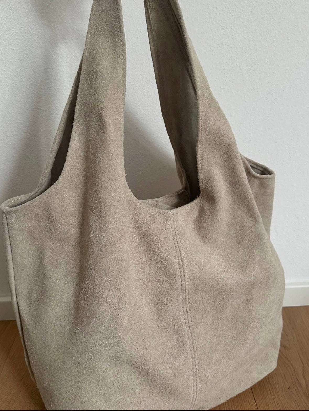Semsket hobo-veske i italiensk skinn. Espresso. Sendes fra Italia 28. juli. Kan bestilles  🇮🇹