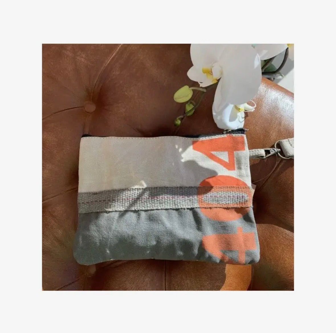 Megan – Håndlaget clutch med avtakbar håndleddsrem. Sendes fra Spania 24. juli