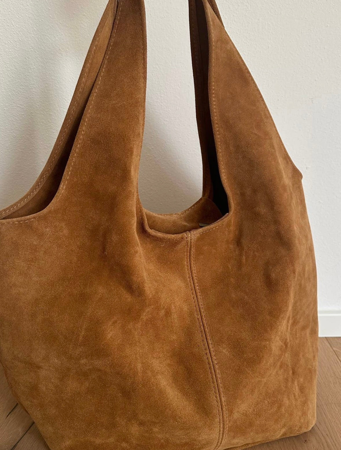 Semsket hobo-veske i italiensk skinn. Espresso. Sendes fra Italia 28. juli. Kan bestilles  🇮🇹