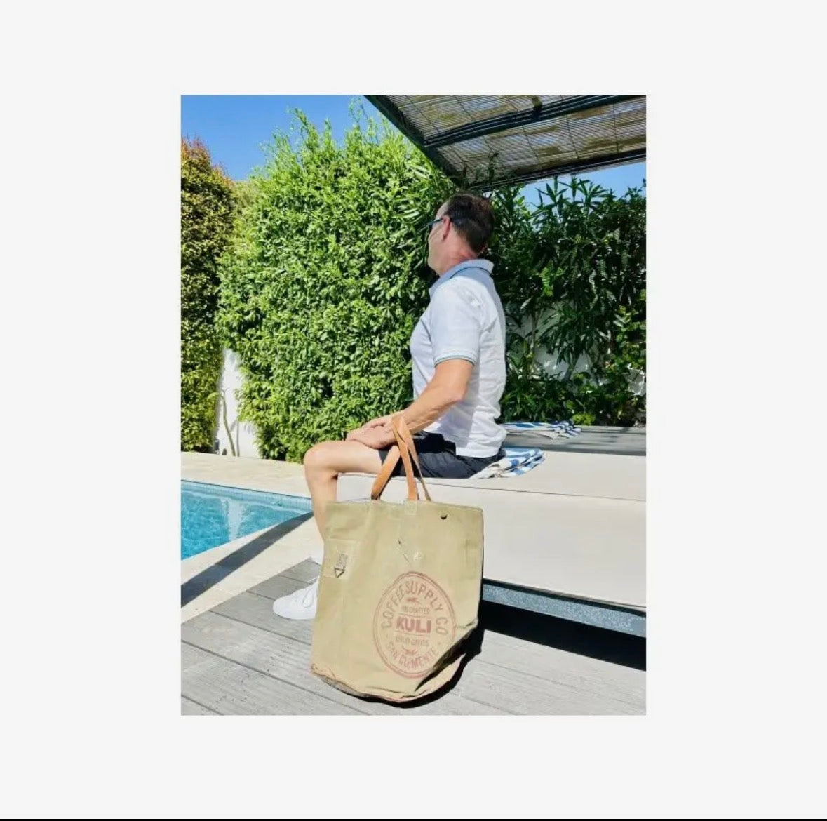 Retro Beach Bag – Håndlaget veske i resirkulert militærcanvas. Sendes fra Spania 24. juli.