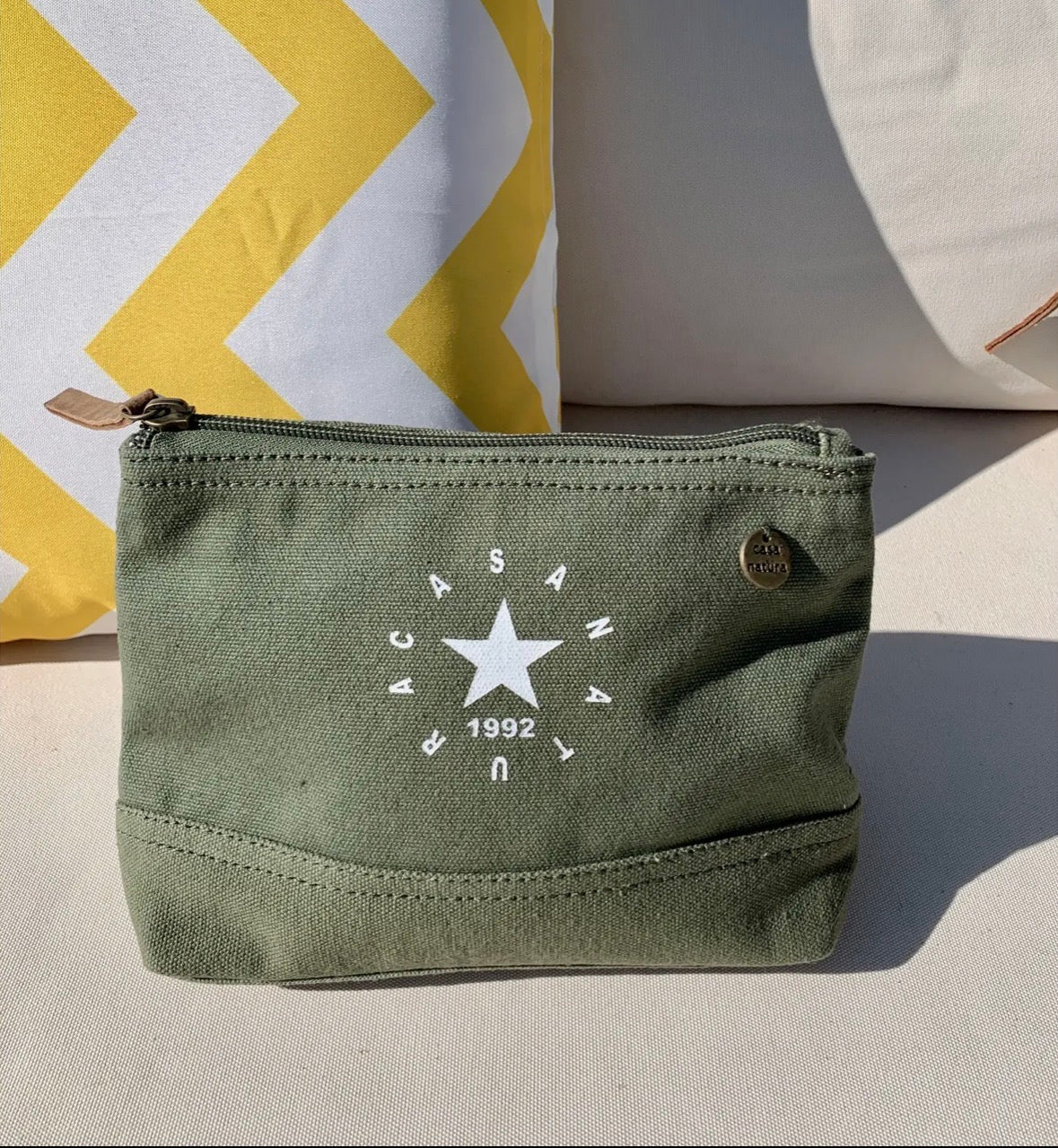 Casa Natura Laurent LA09 – Liten toalettveske i military green. Sendes fra Spania 24. juli