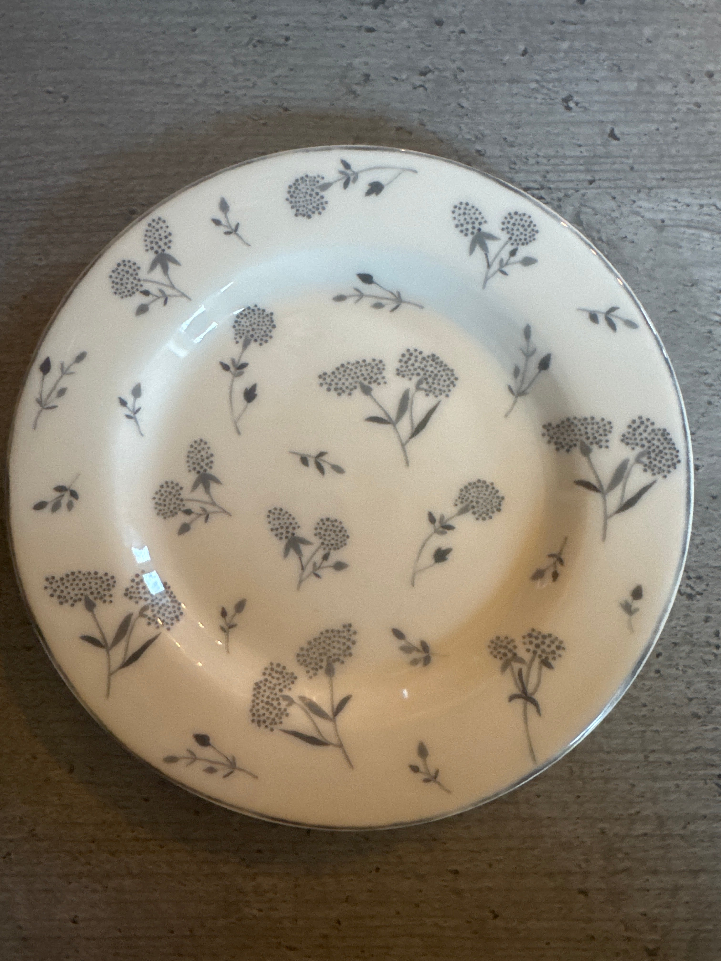 GreenGate Sabine white desserttallerken – liten tallerken 15 cm.