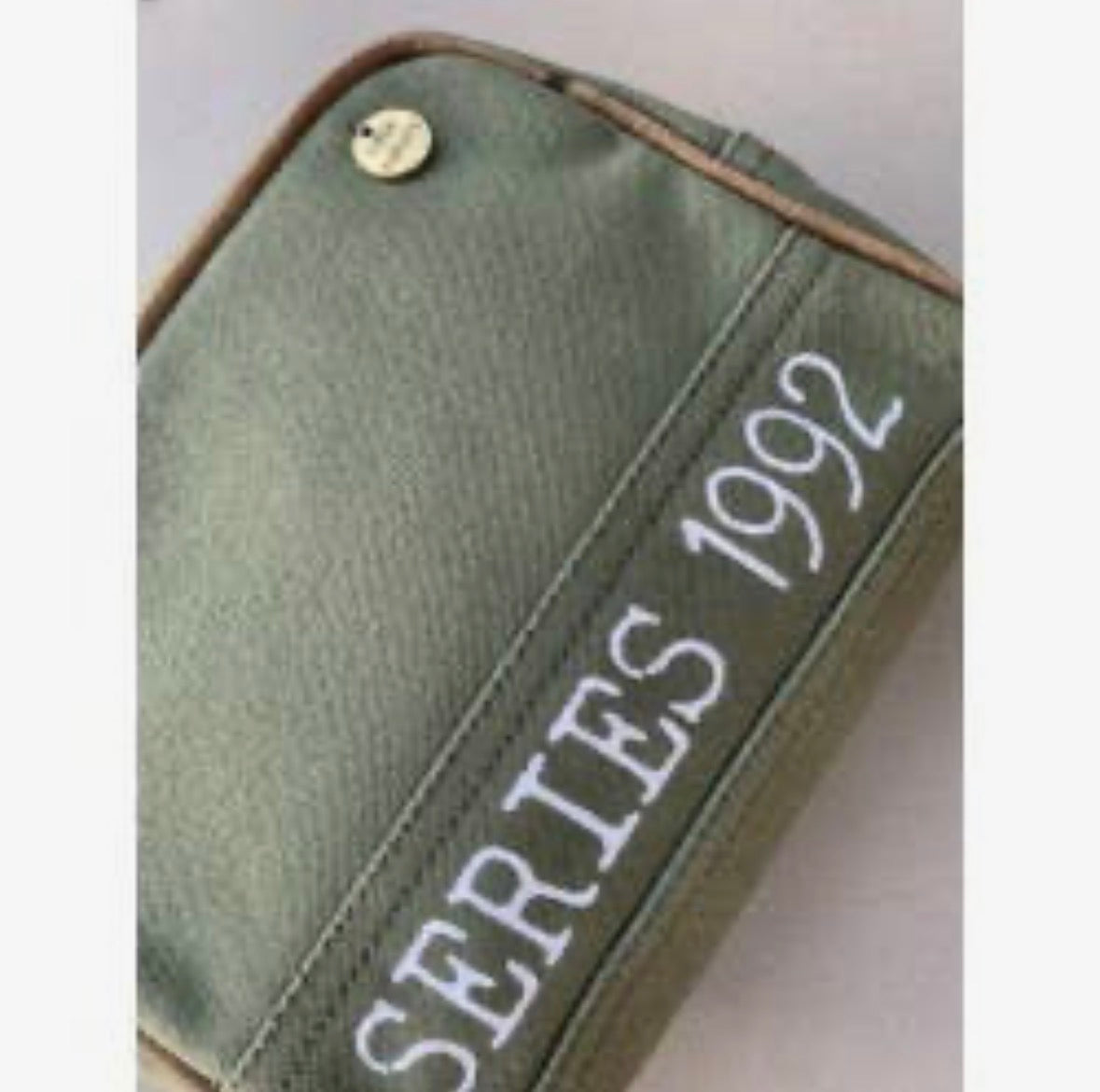 Casa Natura Grover GR08 – Liten toalettveske i military green. Sendes fra Spania 24. juli