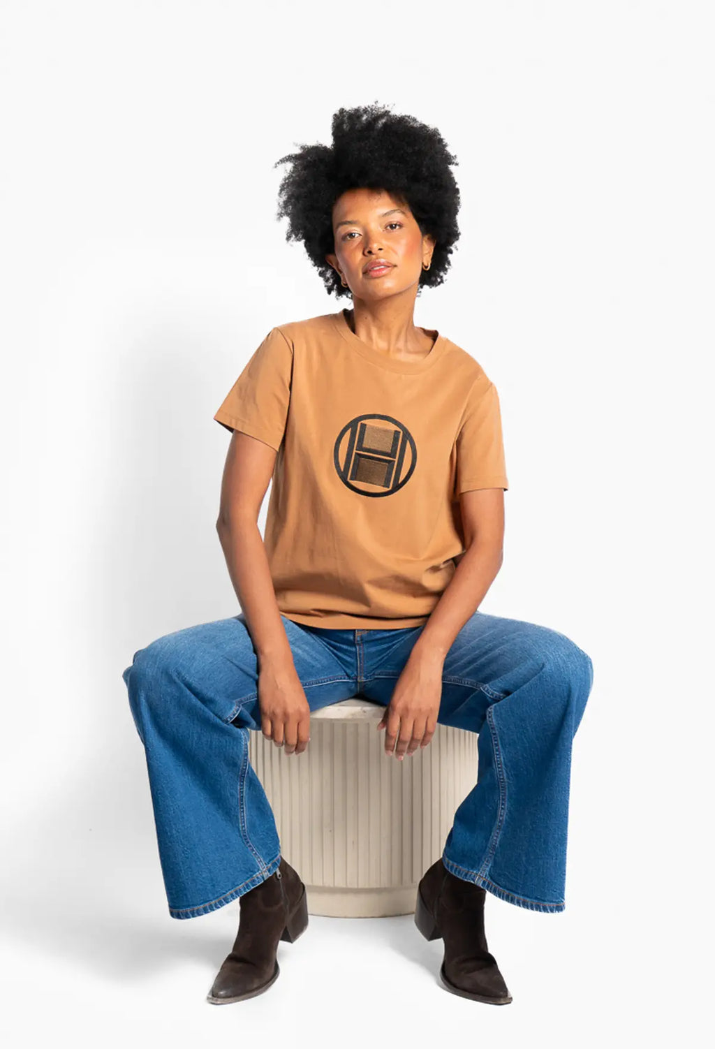 HÉST Logo T-shirt – Brown