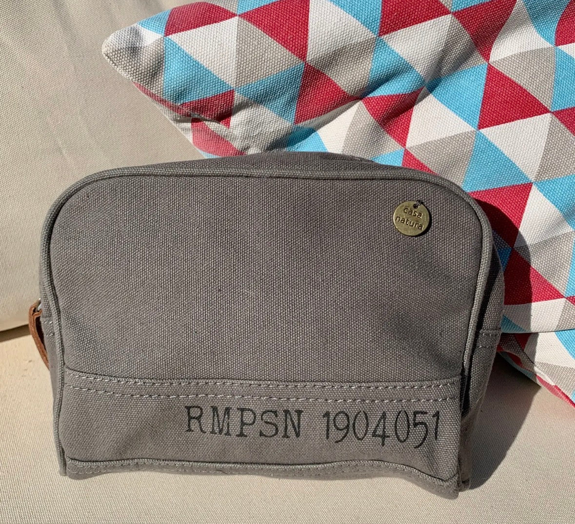 Casa Natura Grover GR09 – Liten toalettveske i ash grey. Sendes fra Spania 24. juli