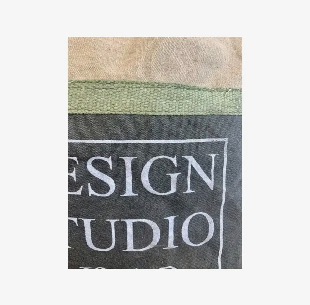 Canvasveske Studio No. 10 med skinnhåndtak. Sendes fra Spania 2. juli. Kan bestilles nå.