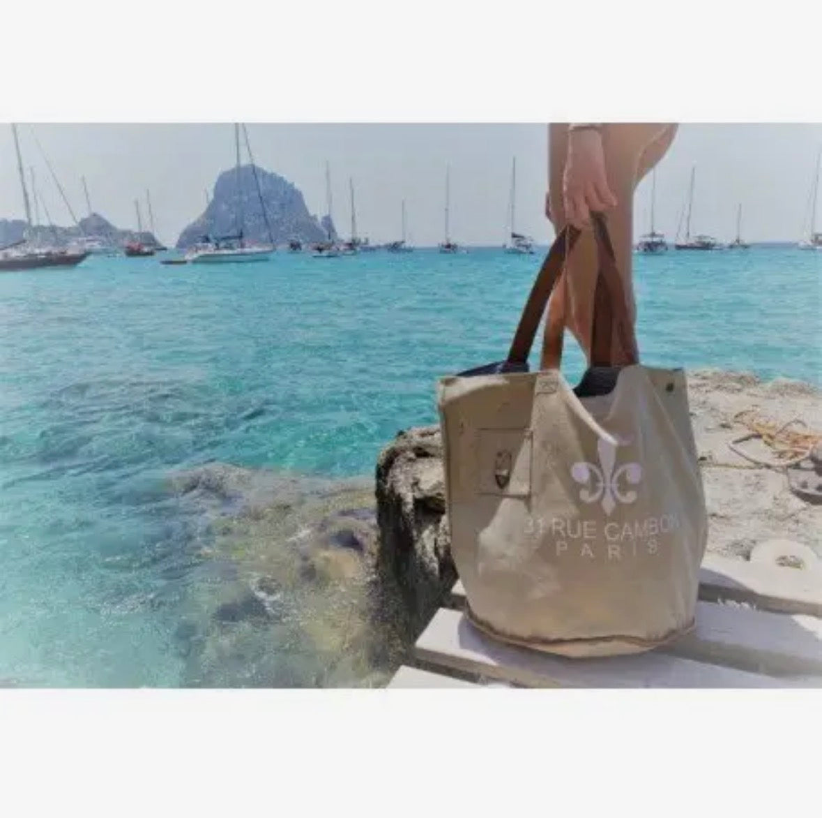 Classic Tote Canvas Bag – Retro RR2. Hvit skrift.  Sendes fra Spania 2. juli. Kan bestilles nå