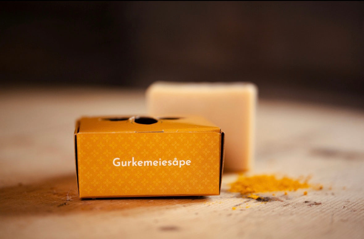 Gurkemeiesåpe, heimelaga såpe med Gurkemeie