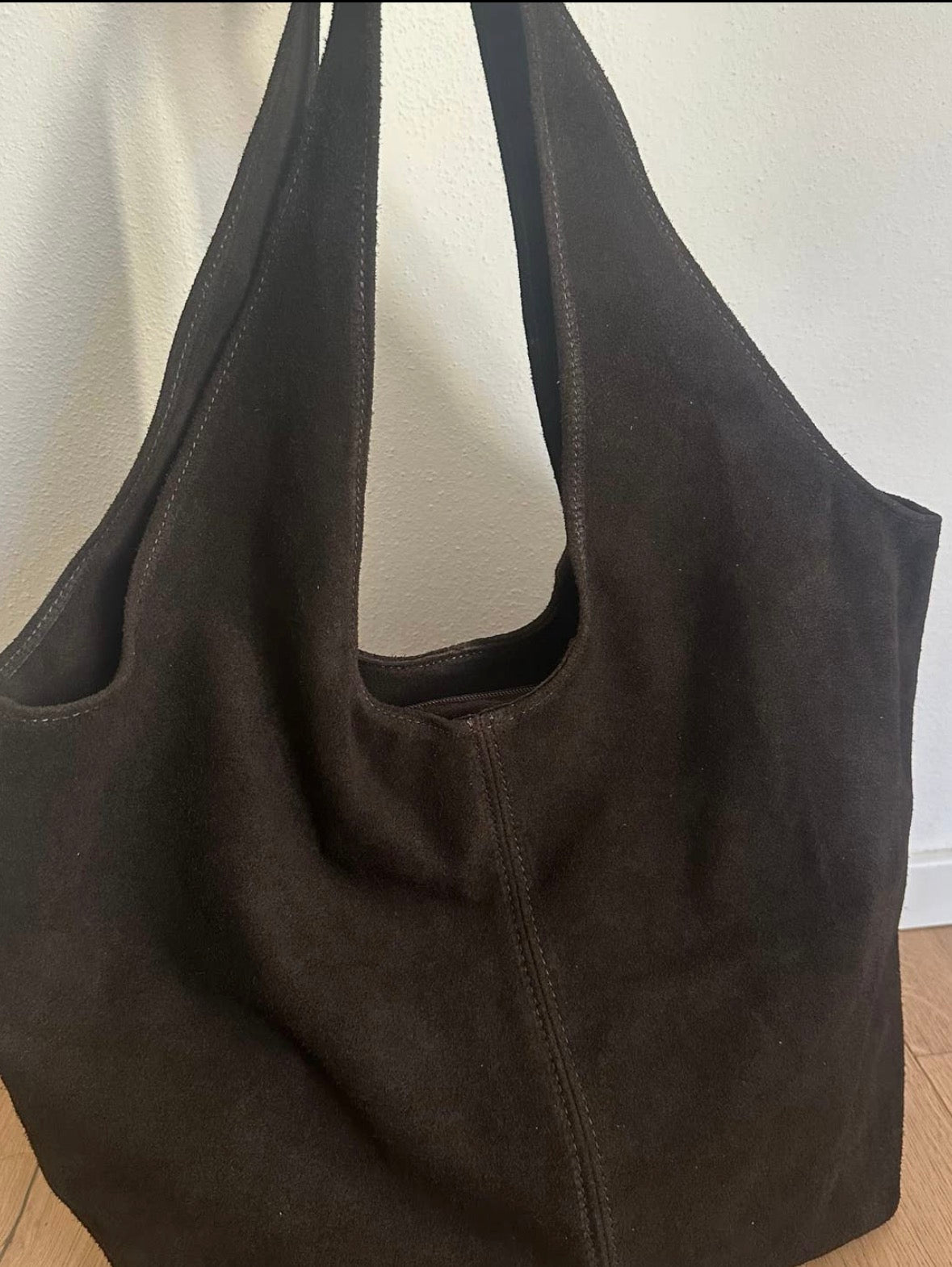 Semsket hobo-veske i italiensk skinn. Espresso. Sendes fra Italia 28. juli. Kan bestilles  🇮🇹