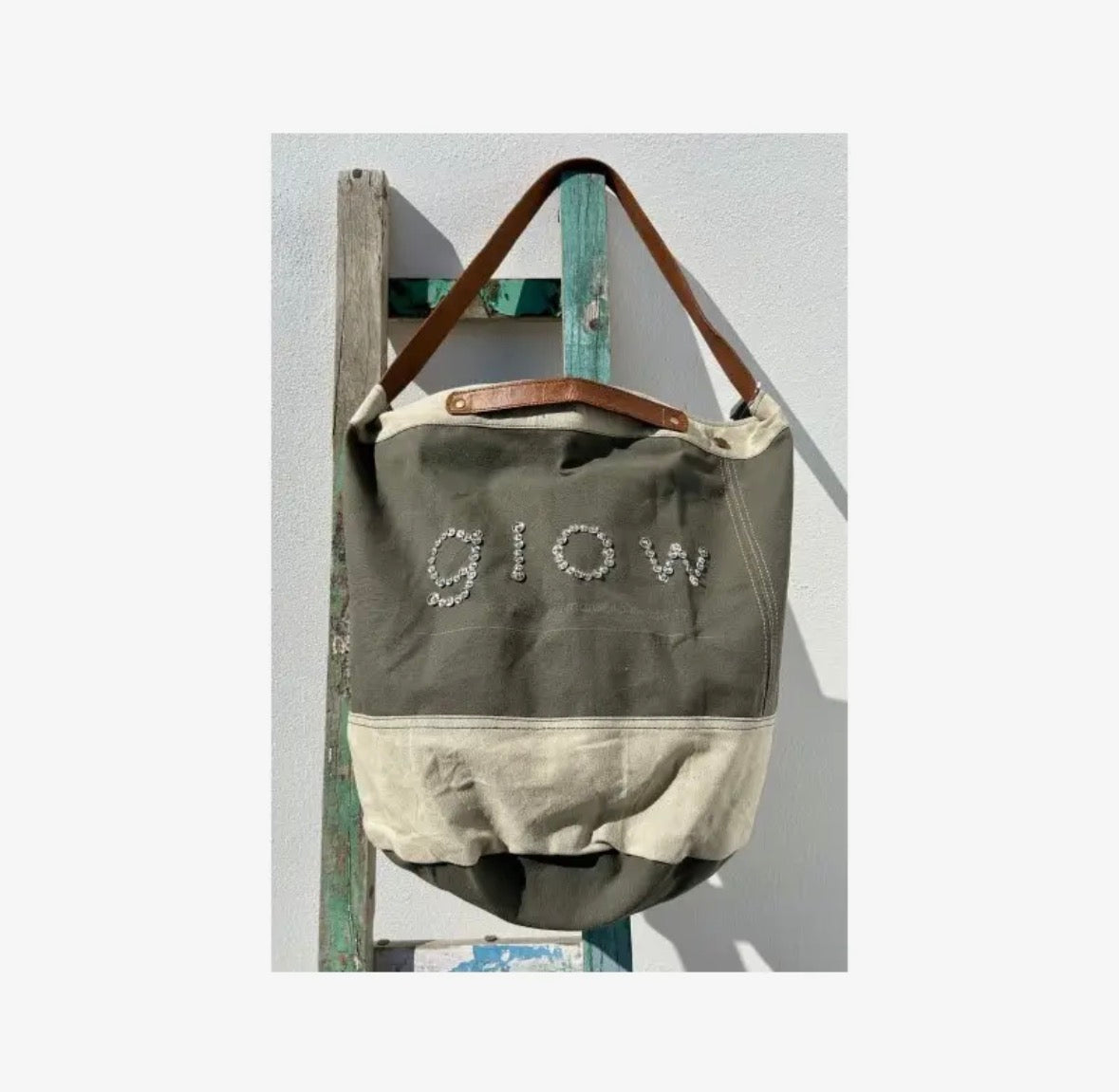 Round Canvas Bag with Double Leather Handle and Zipper – Preston Chloe