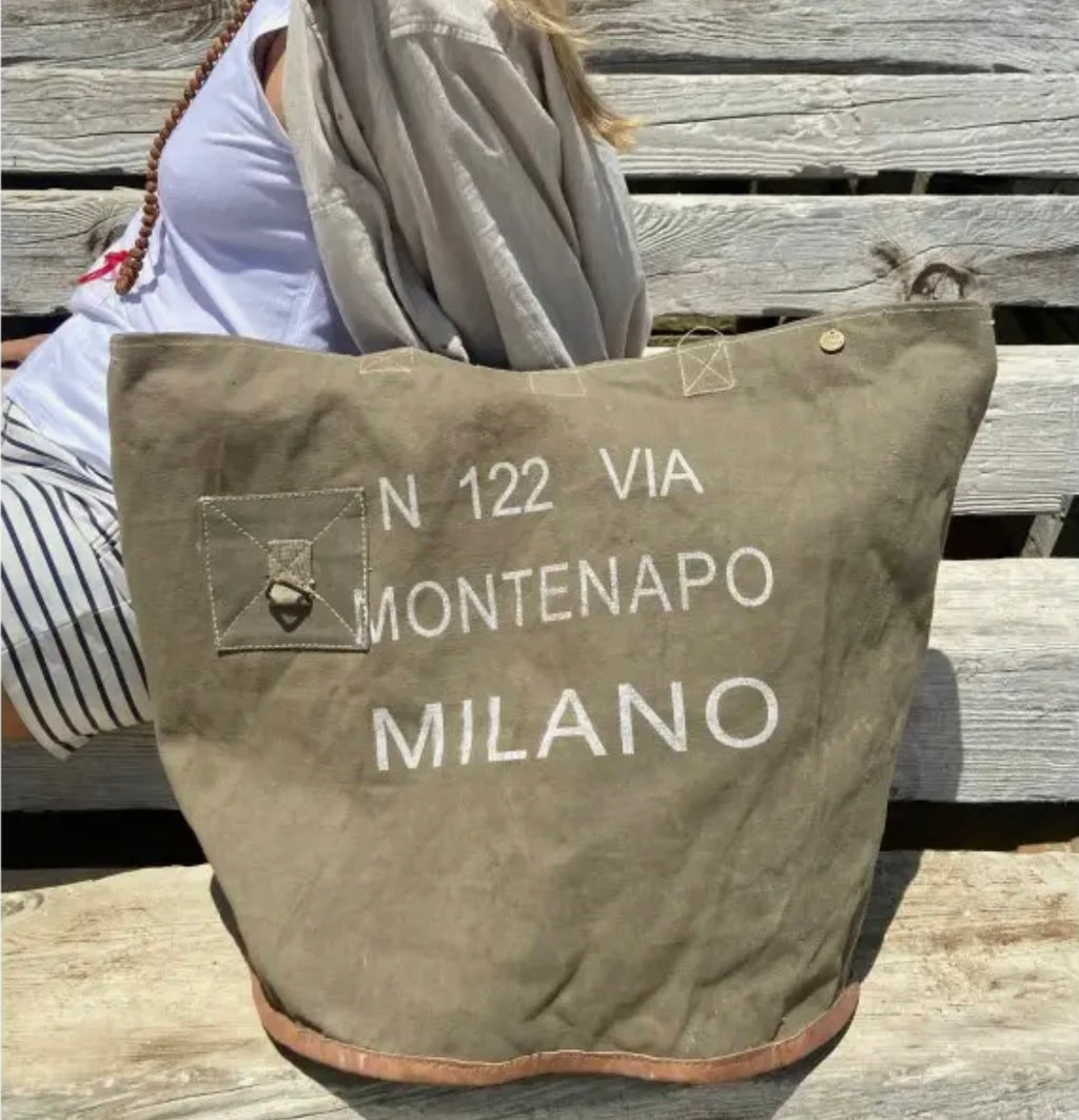 Classic Tote Canvas Bag – Retro RR4, hvit skrift
