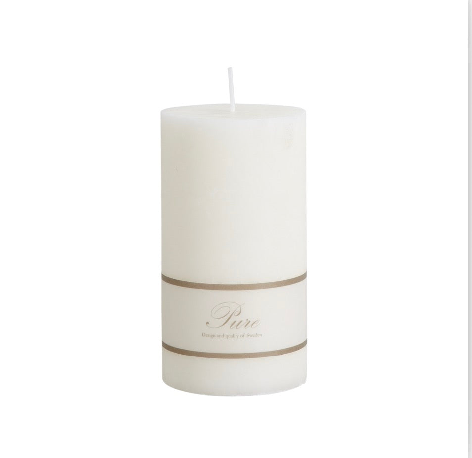Hvite kubbelys i stearin, fra Pure Collection -