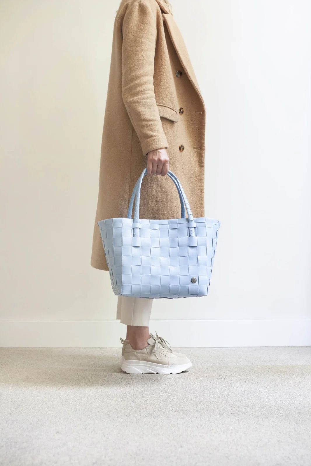 Paris Shopper – håndlaget shopperveske i resirkulert plast. Faded blue. Kan bestilles. Forventet inn, innen 5. juli.