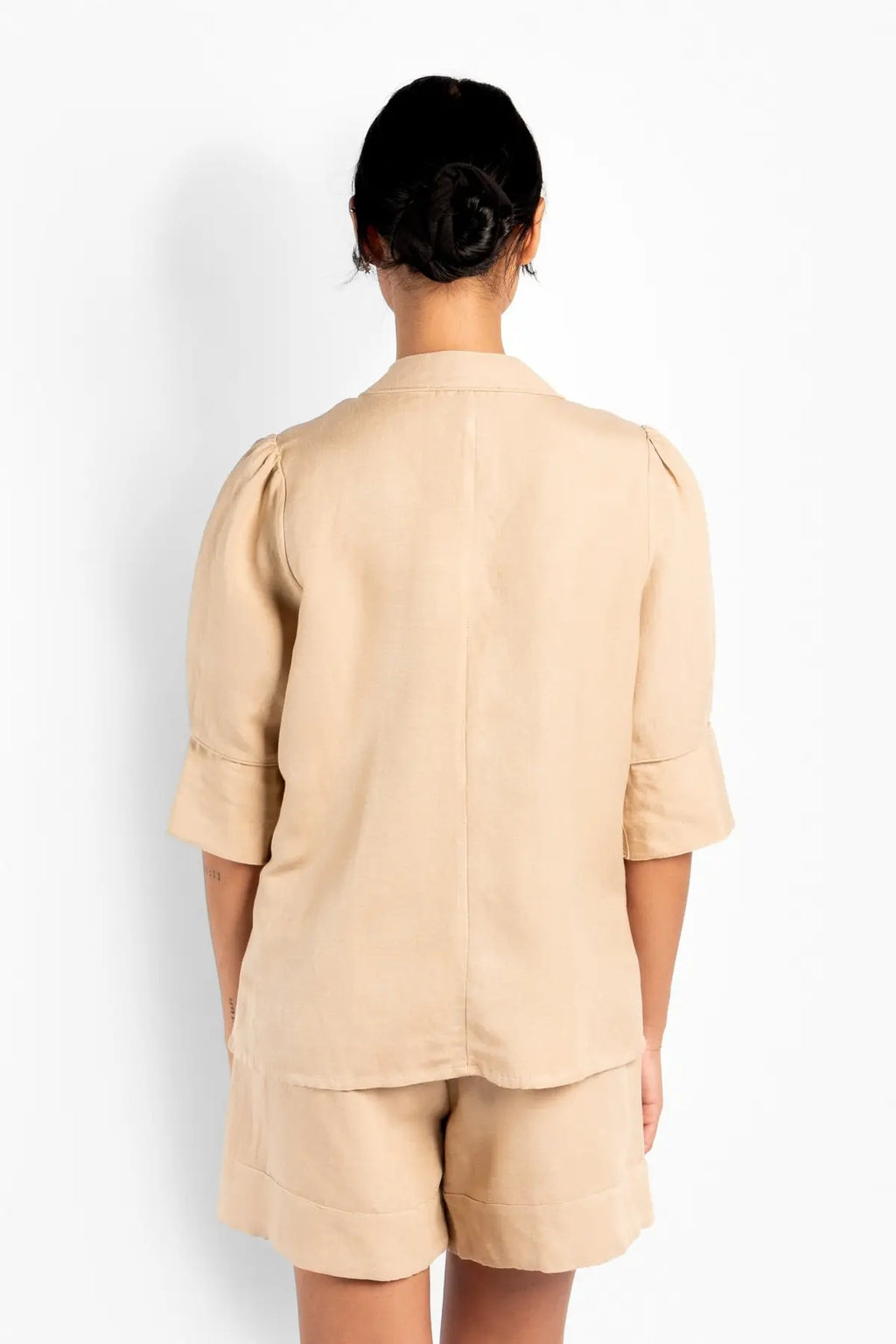 Tilly Bluse – luftig eleganse i naturlige materialer