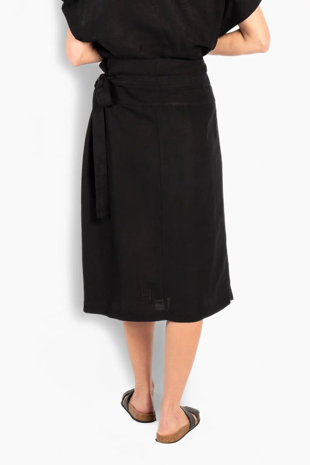 Simone Skirt – feminin eleganse med naturlig fall