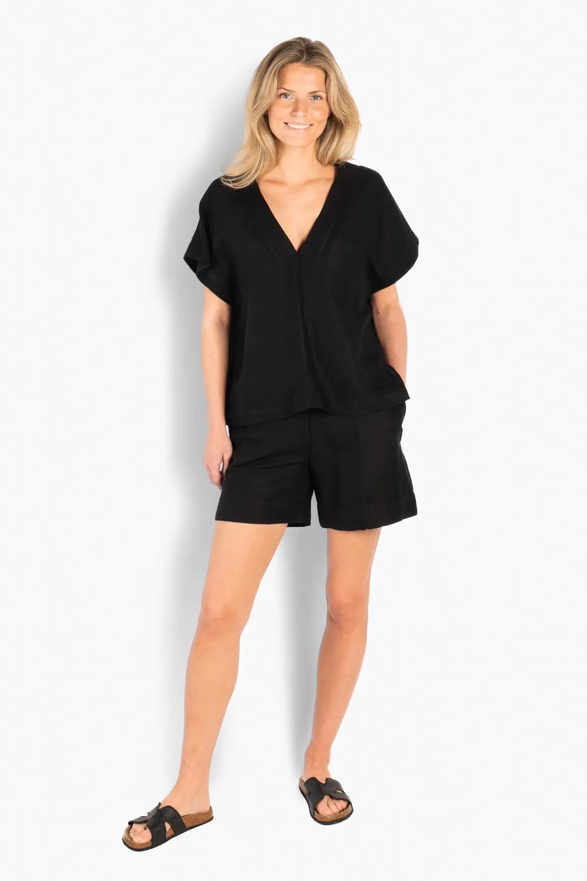 Simone Top – enkel eleganse i naturlige materialer