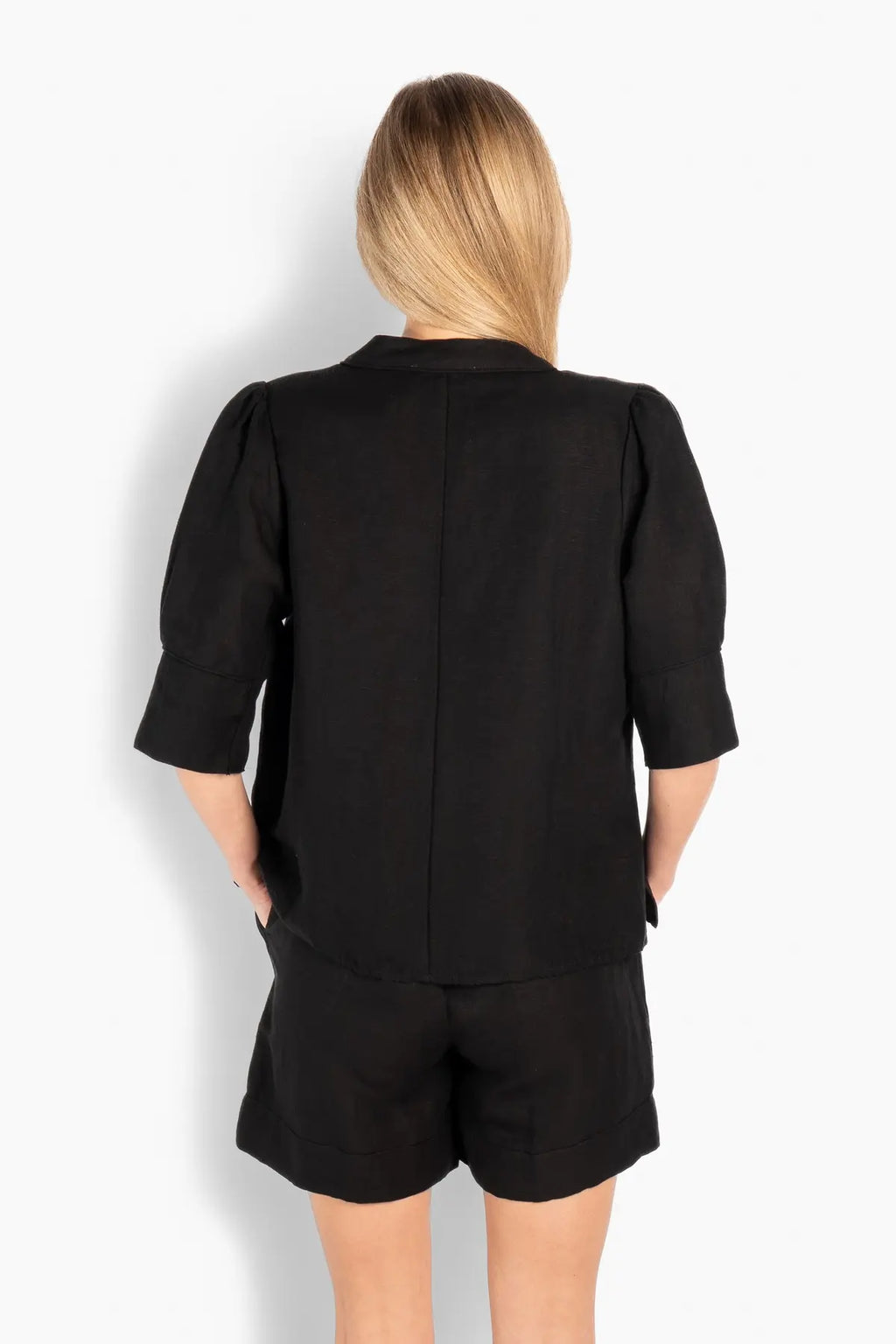 Tilly Bluse – luftig eleganse i naturlige materialer sort